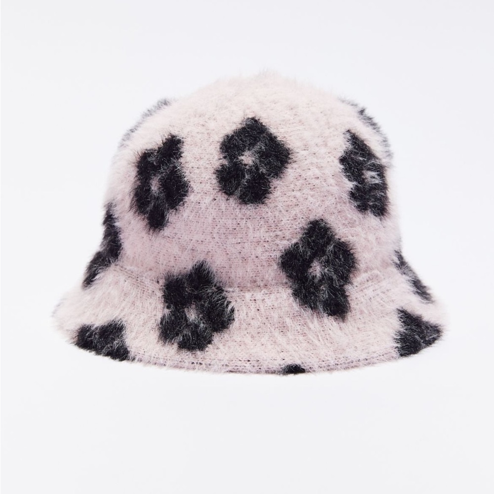 Fuzzy Patterned bucket Hat